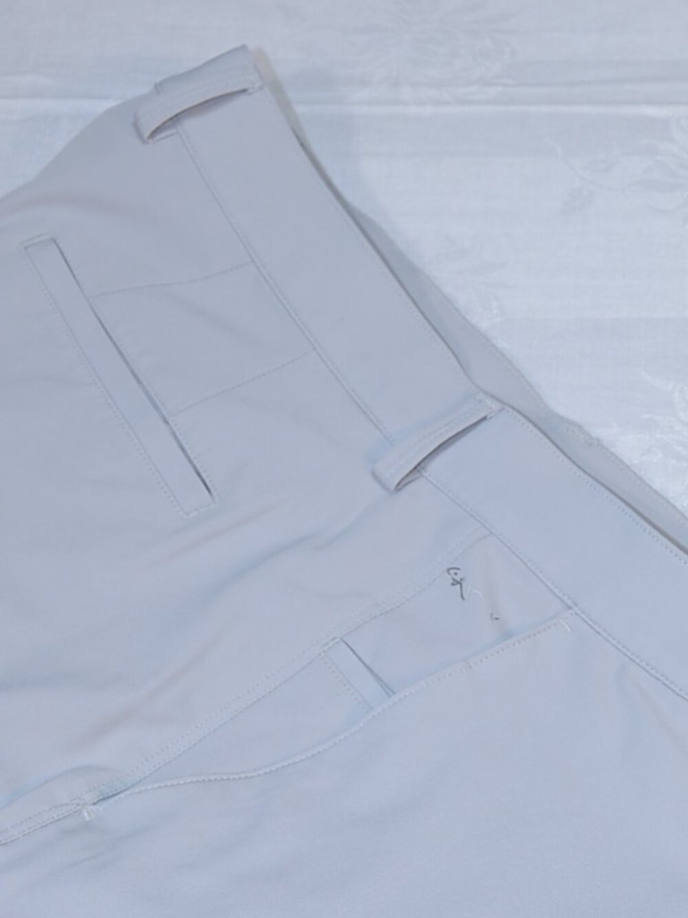 Greg Norman ML75 Performance Stretch Golf Shorts -- Beige Khaki -- Men's Size 38